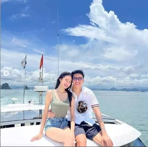 Hậu - My cuối cùng đã để lộ ảnh check in chung trong chuyến du lịch với gia đình.