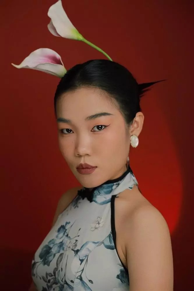 Lê Thụy lột xác sau cặp nách toàn lông.