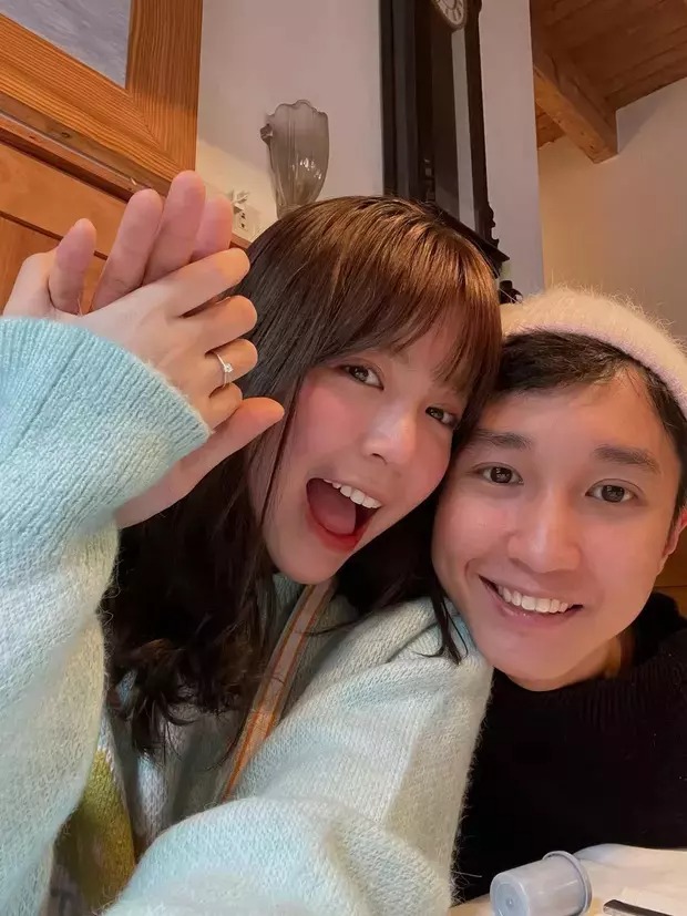 Đầu năm Mẫn Tiên được Key cầu hôn.