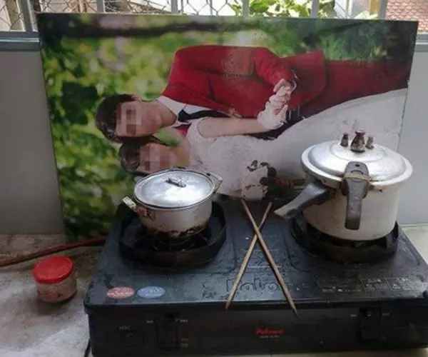 Số phận bức ảnh cưới chỉ dành để chắn bếp.