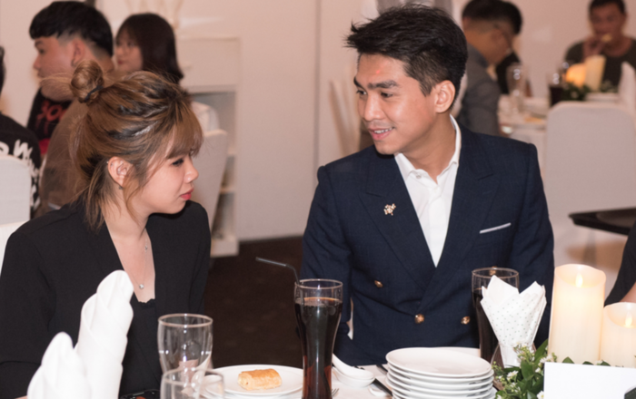 PewPew và bạn gái Hồng Nhật trong lần hiếm hoi xuất hiện trước giới truyền thông.