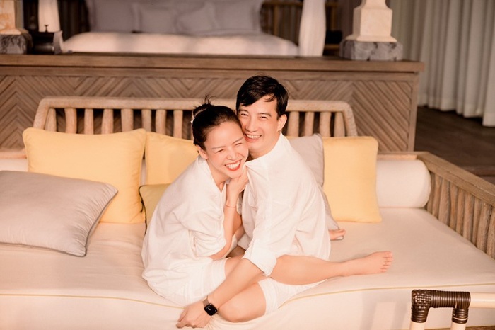 Diễm Hương bên ông xã Hồng Quang.