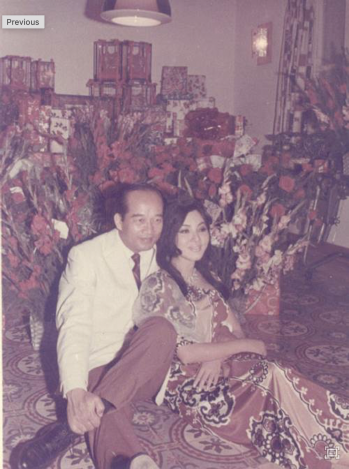 Minh tinh Thẩm Thúy Hằng và chồng trong đám cưới. Lễ cưới của Thẩm Thúy Hằng từng là một trong những đám cưới lớn bậc nhất Sài Gòn thời bấy giờ.