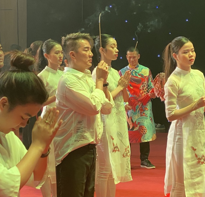 Năm nay là năm đặc biệt anh góp tham dự lễ giỗ Tổ tại Hà Nội.