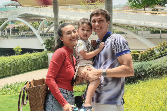 Dù đã chia tay nhưng MC Hoàng Oanh và chồng cũ giữ mối quan hệ văn minh. Thỉnh thoảng cả hai sẽ cùng đưa con trai đi chơi, du lịch