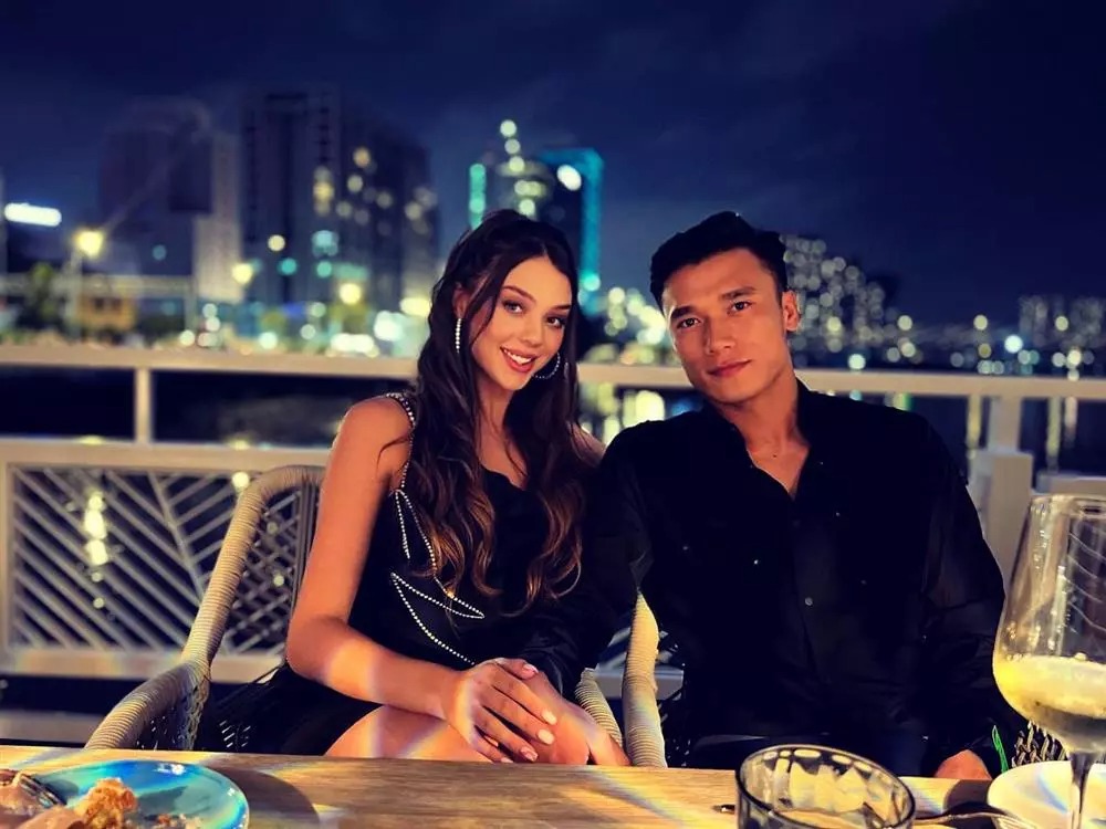 Bầu bí nhưng Dianka Zakhidova vẫn giữ được phong độ nhan sắc.