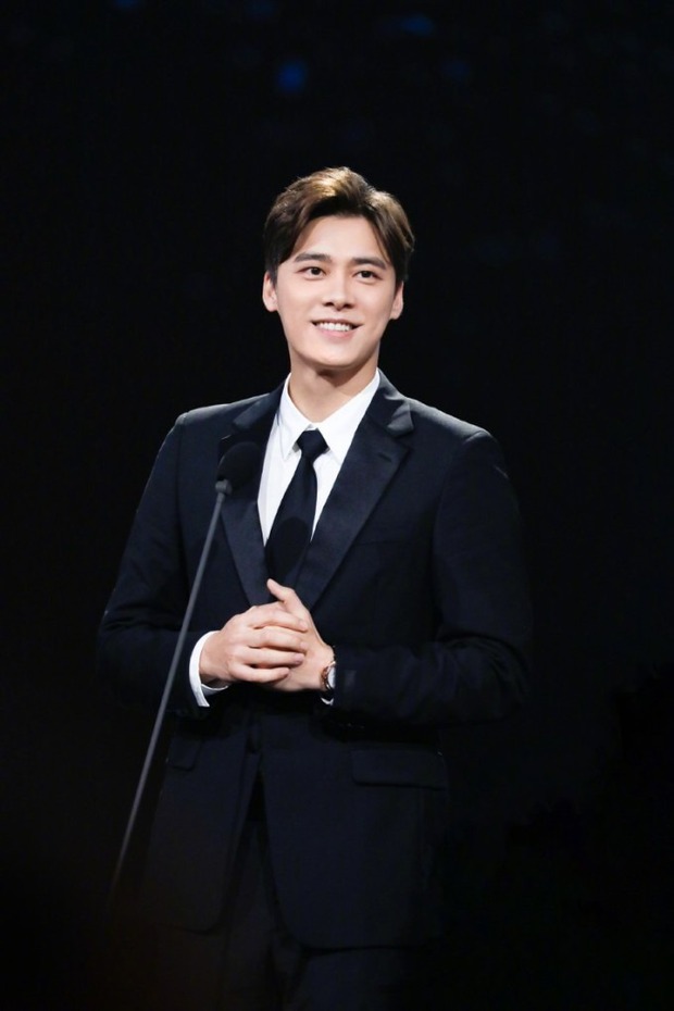 Lý Dịch Phong từng ngầm phủ nhận tin đồn bị bắt trên sóng livestream