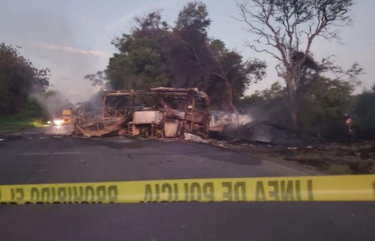 Hiện trường vụ tai nạn. Ảnh: mexico.detailzero