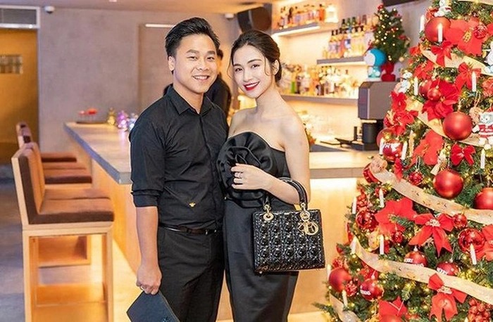 Hòa Minzy chọn cuộc sống đối lập nhau hậu chia tay đầu năm 2022.