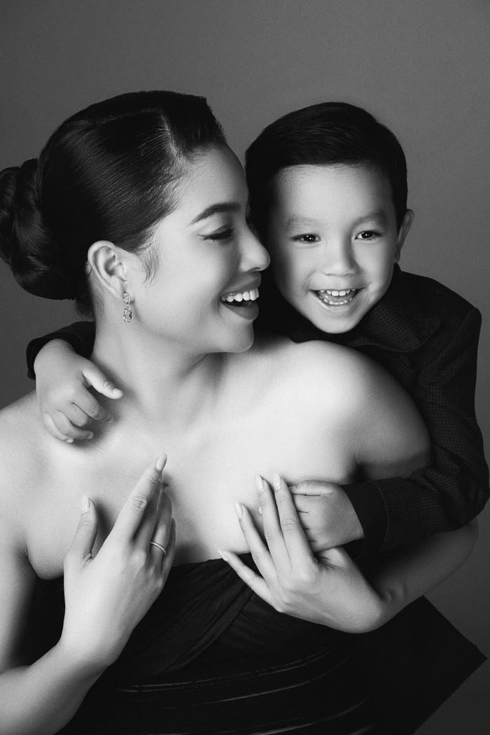 Con trai cả của Phạm Hương là Maximus đã gần 4 tuổi.