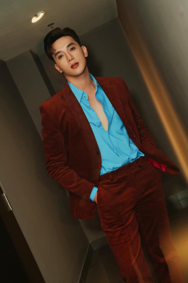 Thuận Nguyễn sẽ là nhân vật không thể không có mặt trong ngày lành của Anh Tú và Diệu Nhi. Nam diễn viên thân thiết với cả tân lang tân nương từ những ngày đầu ở sân khấu kịch. Và qua nhiều năm hoạt động, mối quan hệ giữa cả ba vẫn luôn khiến nhiều người ngưỡng mộ. Với chiều cao khủng và nhan sắc chuẩn mỹ nam thì Thuận Nguyễn sẽ khiến hội chị em mê mẩn nếu xuất hiện trong dàn phù rể.