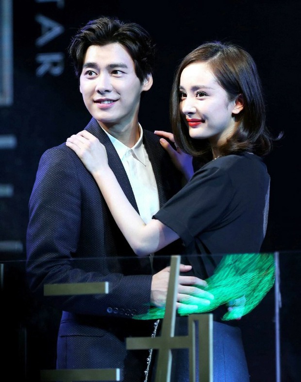 Sau màn hợp tác ăn ý trong dự án điện ảnh Phanh Nhiên Tinh Động, Lý Dịch Phong từng bị tố là người thứ 3 chen vào cuộc hôn nhân của Dương Mịch - Lưu Khải Uy