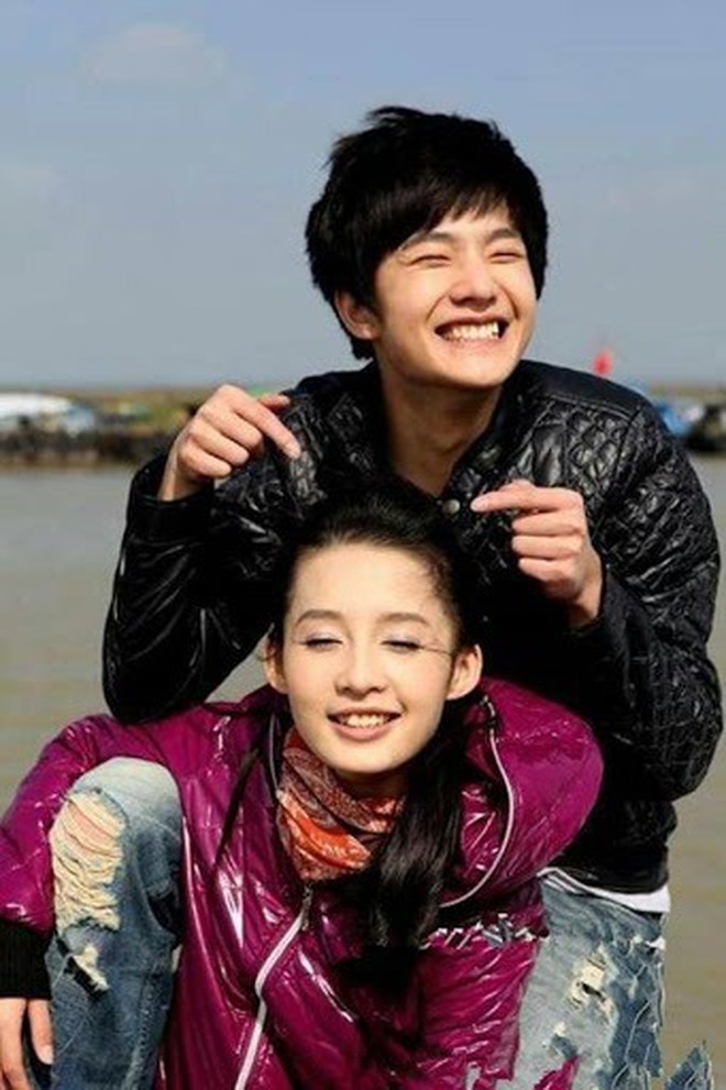 Ngoài ra, nam diễn viên cũng từng dính vô số scandal “phim giả tình thật” với các mỹ nhân Cbiz đình đám