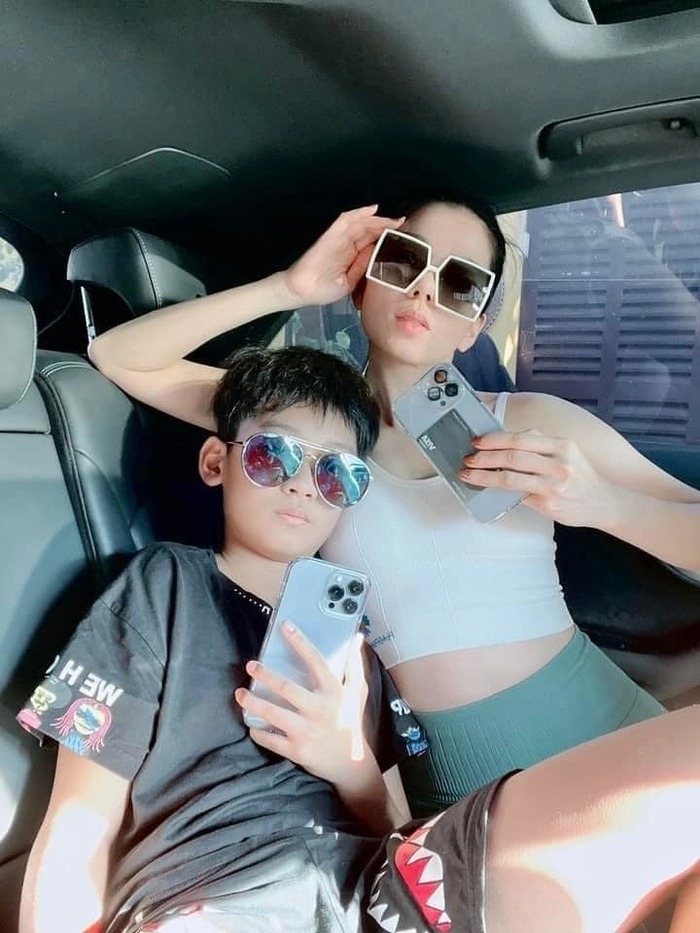 Cuộc sống chuẩn rich kid của con trai Lệ Quyên.