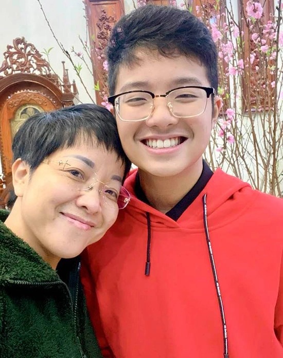 Tít giờ đây đã ra dáng là cậu thanh niên chững chạc và giàu lòng yêu thương.