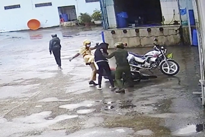 Clip cảnh sát đánh nam sinh: Chủ tịch Sóc Trăng chỉ đạo 'làm tới nơi tới chốn', nạn nhân có quyền yêu cầu khởi tố