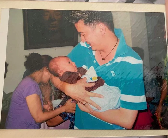 Đàm Vĩnh Hưng nhận nuôi hai người con của em gái Huỳnh Minh Hạnh.