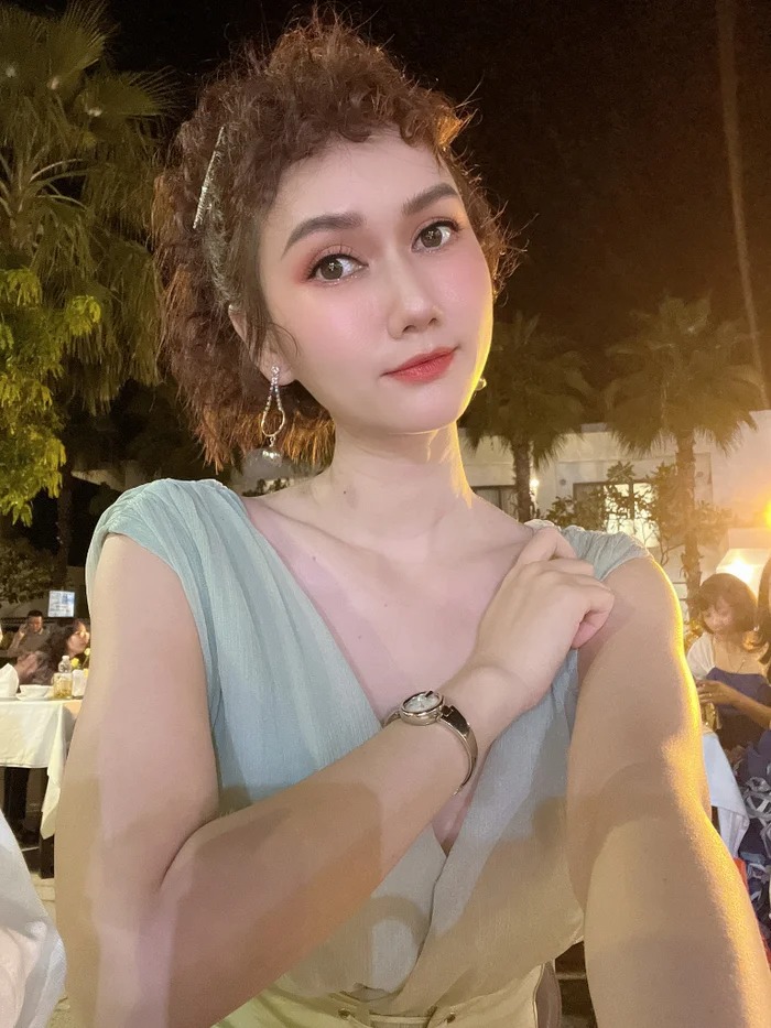 Diễn viên Hương Giang.