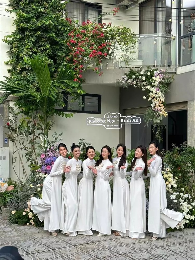 Đỗ Mỹ Linh cũng chuẩn bị lên xe hoa vẫn tranh thủ đi bê tráp cho Phương Nga