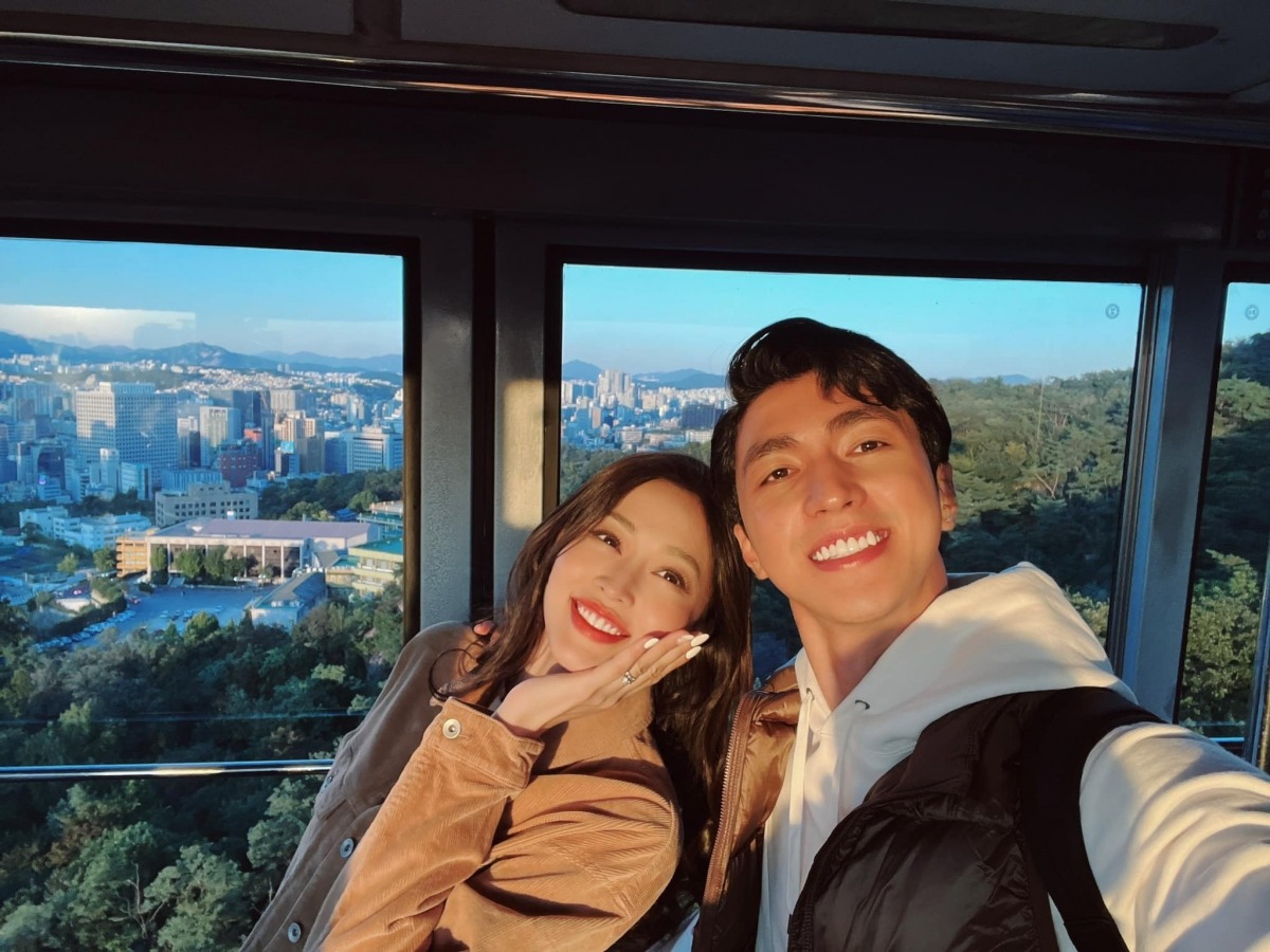 Bình An từng cho biết, anh và Phương Nga khác biệt nhau từ suy nghĩ, tính cách, sở thích cho đến thói quen sinh hoạt hằng ngày. Nhưng cũng chính sự khác biệt ấy làm cho cặp đôi càng tò mò và mong muốn khám phá, tìm hiểu, yêu thương nhau nhiều hơn. Anh cũng chia sẻ, sự khác biệt giữa hai người cũng chính là điểm mà Phương Nga không giống như các cô gái khác, khiến anh phải ra sức theo đuổi để có được trái tim của người đẹp