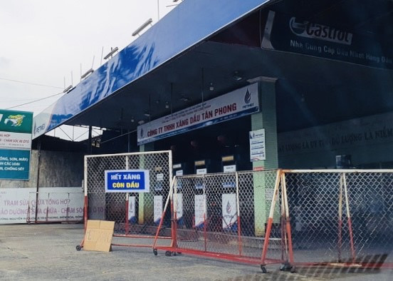 Cây xăng Tân Phong thông báo hết xăng, còn dầu