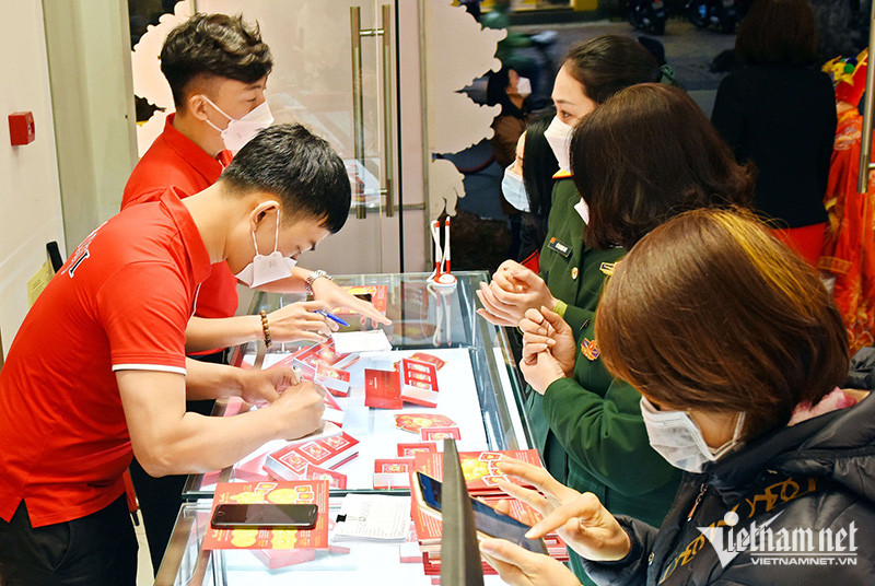 Giao dịch vàng trầm lắng (Ảnh:D.Anh)