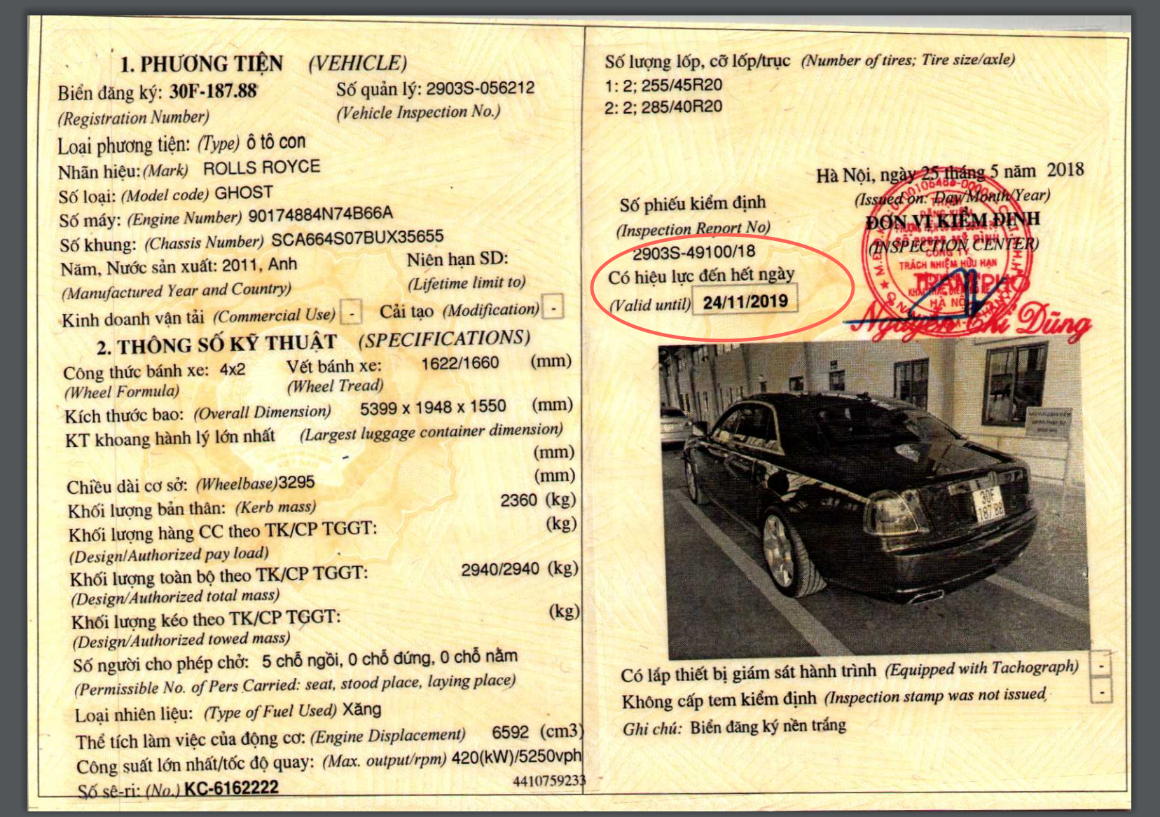 Giấy đăng kiểm của xe Rolls-Royce Ghost mạ vàng cho thấy xe đã bỏ đăng kiểm gần 3 năm.