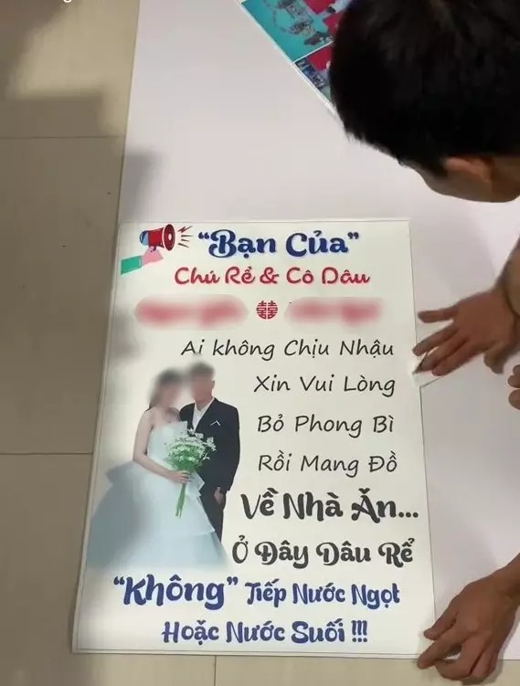 Tấm bảng thông báo gây tranh cãi