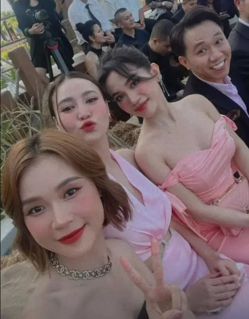 Nữ diễn viên trong đám cưới, tạo dáng nhí nhảnh bên Lan Ngọc, Sĩ Thanh, Anh Đức.