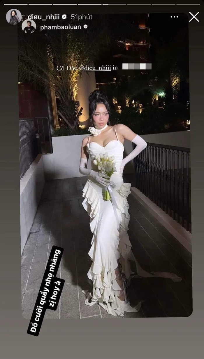 Chiếc váy cưới với thiết kế độc đáo của nữ diễn viên đã thu hút sự chú ý của một bộ phận khán giả