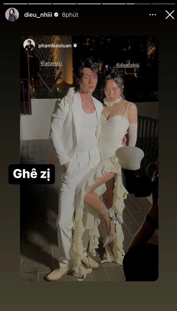 Dù đôi mắt đã gần như díu lại, Anh Tú và Diệu Nhi vẫn cố gắng tạo dáng để có những tấm hình đáng nhớ trong tiệc cưới