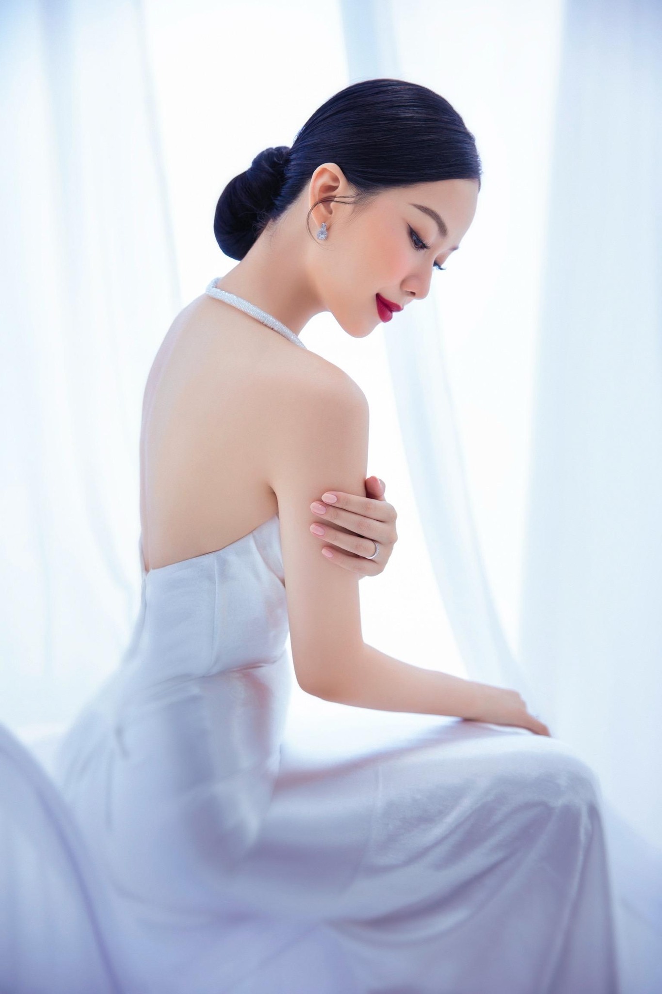 Phương Quỳnh có chỉ số hình thể với chiều cao 1,74m cùng số đo 3 vòng: 78 - 62 - 94cm.