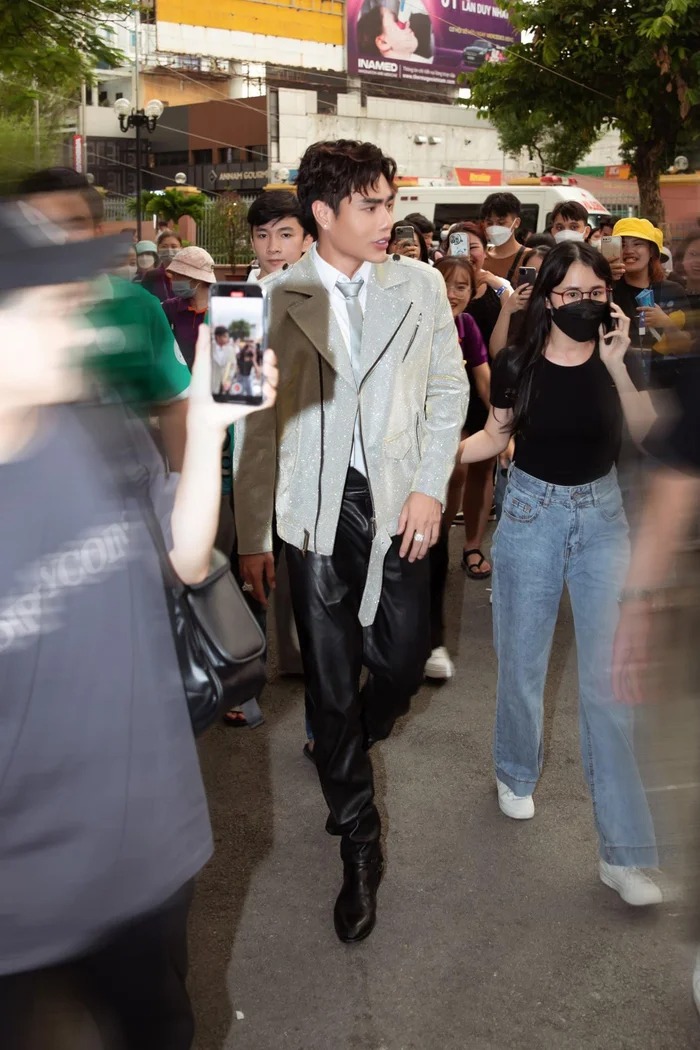 Nhiều người bị choáng ngợp trước góc nghiêng 