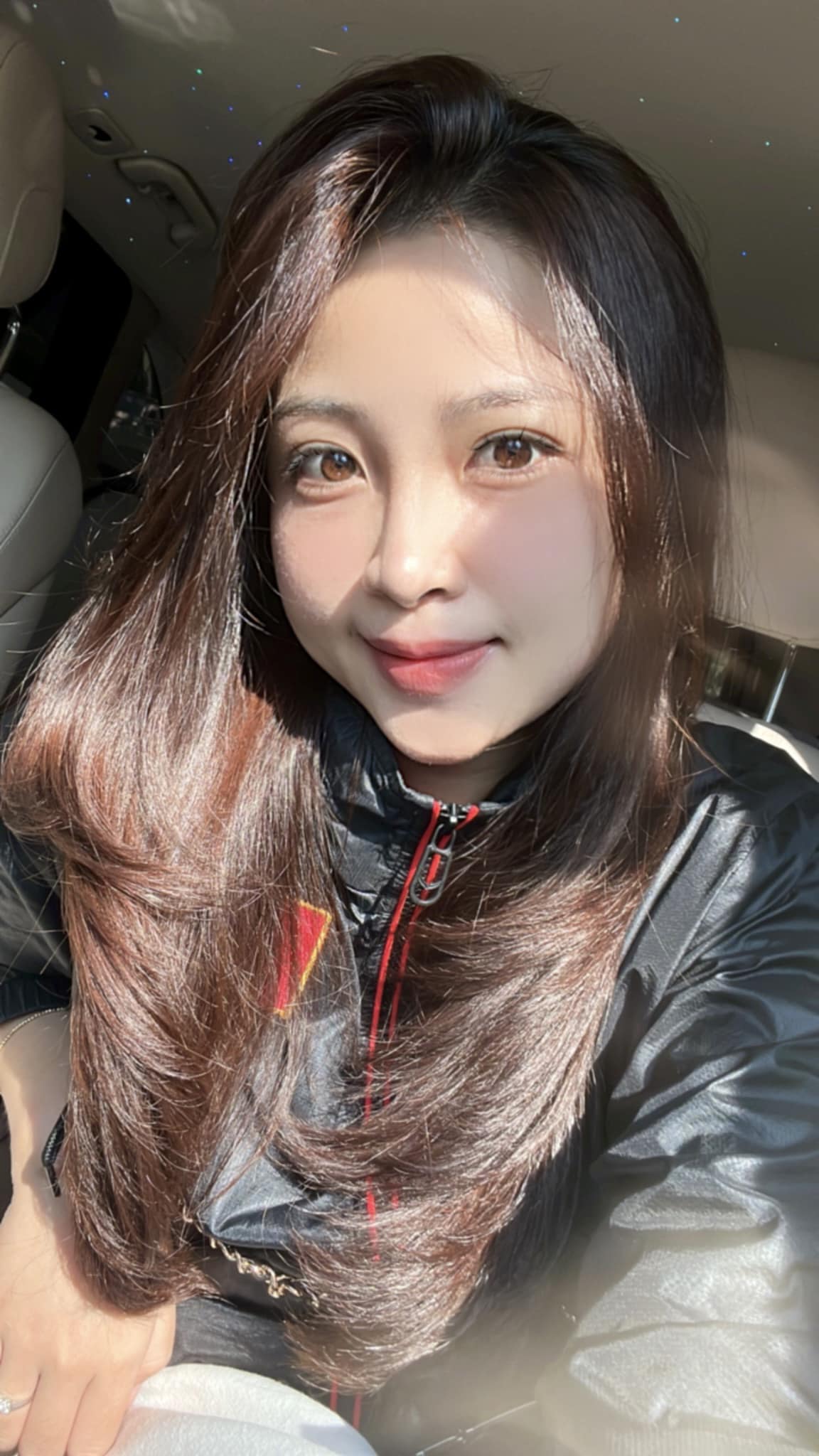 3 năm, 2 lần mang thai và sinh nở, bà xã cầu thủ Văn Đức vẫn giữ được nhan sắc và góc dáng đáng ngưỡng mộ.