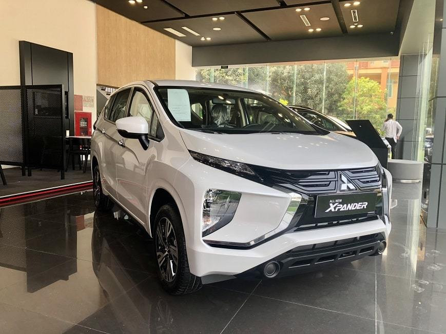 Mitsubishi Xpander giá từ 555 triệu đồng