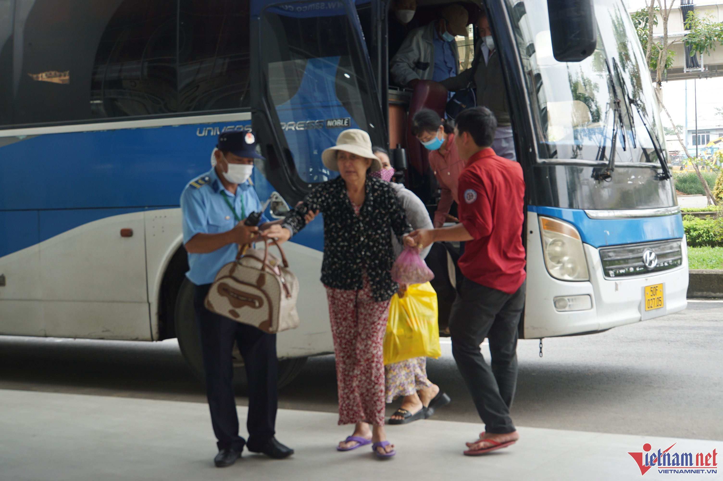 Hành khách được trung chuyển từ bến xe hiện hữu ra bến xe Miền Đông mới 