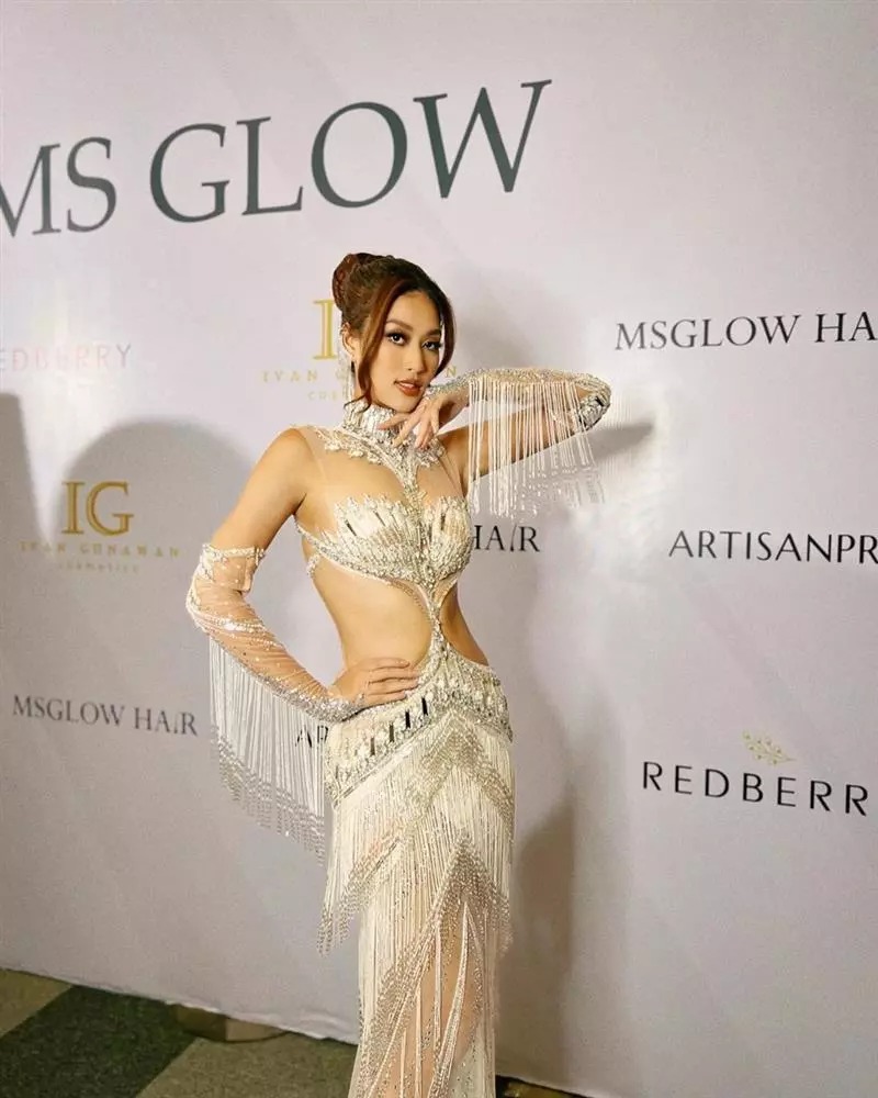 Do nhận được bộ trang phục trong thời gian ngắn nên Thiên Ân chưa kịp tập luyện, làm quen nhiều với trang phục của mình. 