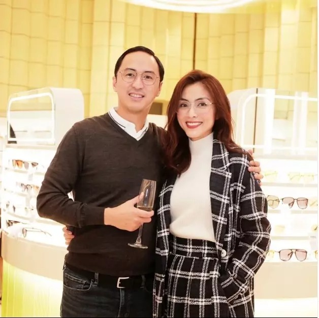 Họ có cuộc hôn nhân hạnh phúc qua thập kỷ.