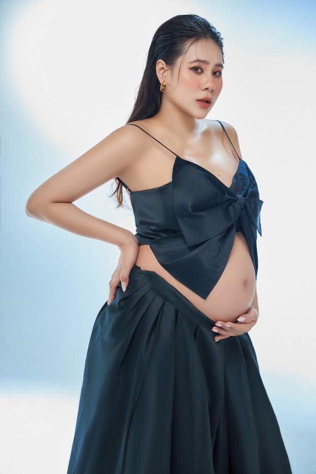 Chia sẻ về dự định sau sinh, Hồ Bích Trâm cho biết sẽ dành toàn bộ thời gian cho con trước sau đó khi bé cứng cáp mới nghĩ đến công việc