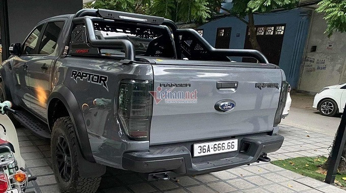 Ford Ranger Raptor biển ngũ quý 6 chuyển nhượng giá 3,6 tỷ, lãi gấp 3