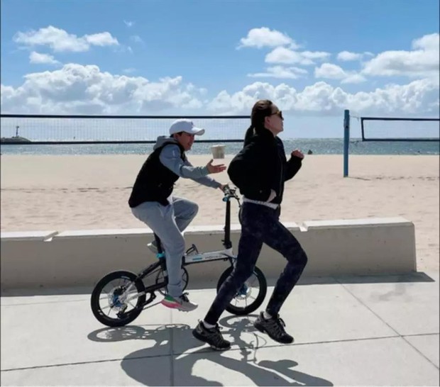 Phương Uyên đồng hành cùng Thanh Hà cả trong âm nhạc lẫn quá trình giảm cân.