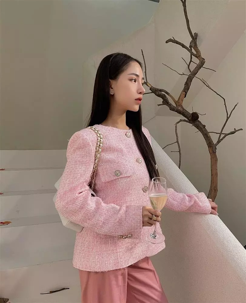 9X tham gia một buổi chụp hình.