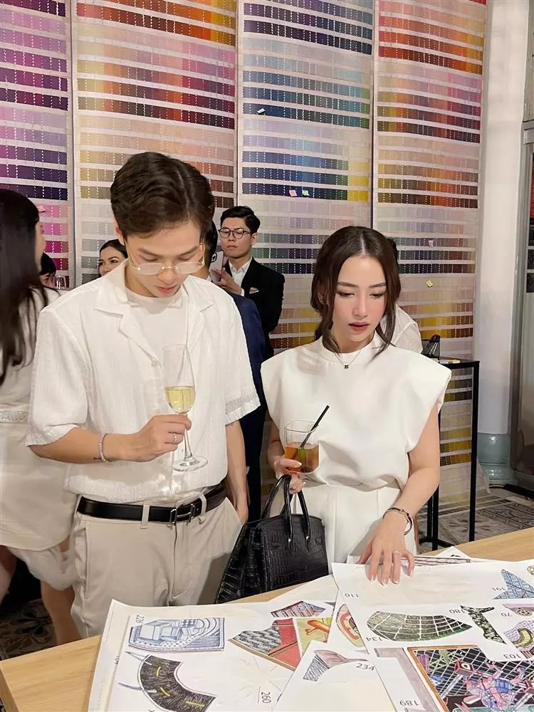 Sinh nhóc tì thứ 2 xong, Joyce Phạm thường xuyên tham gia các sự kiện cùng ông xã.