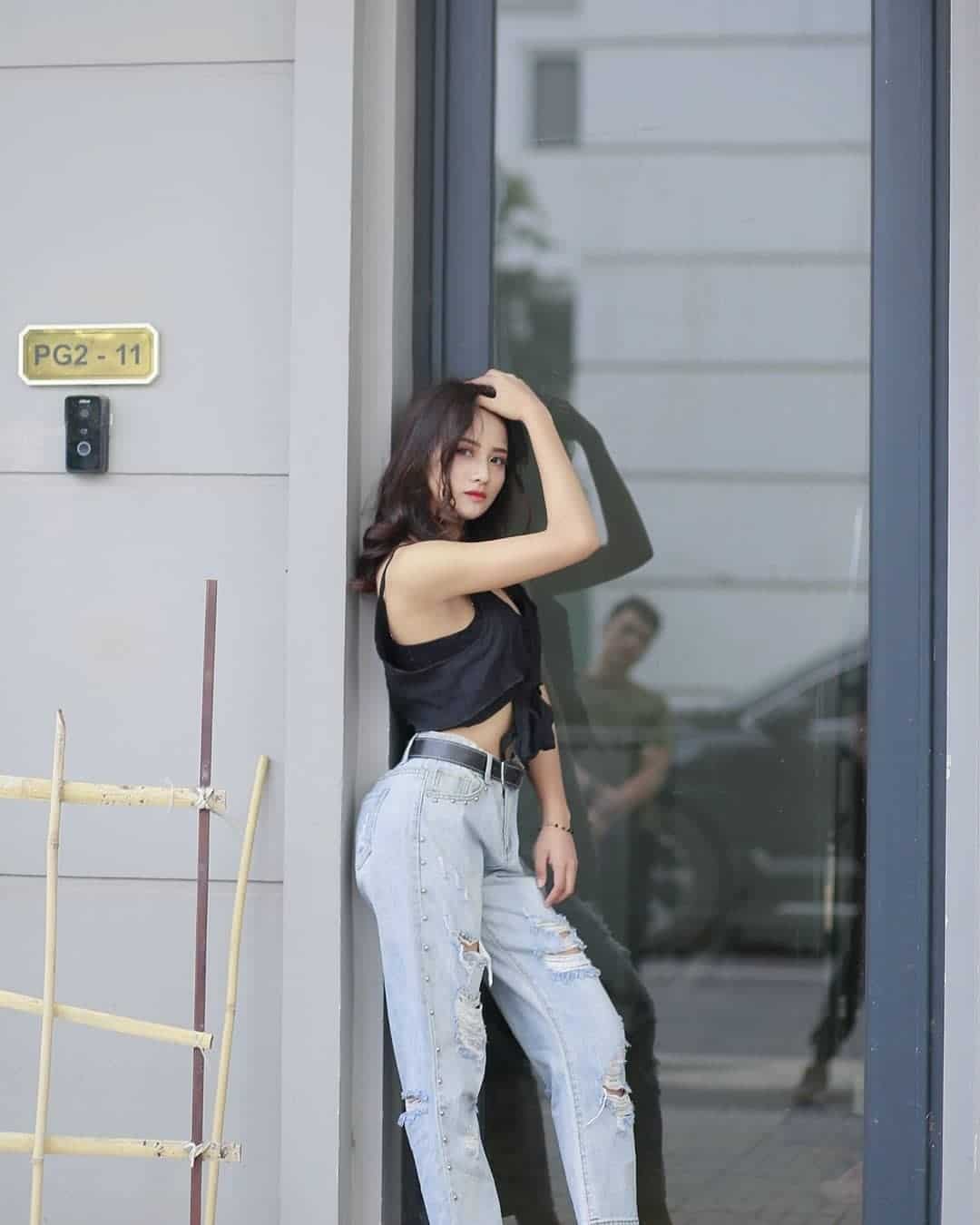 Khi đủ tuổi, Thanh Hằng thoải mái diện những gì mình muốn.