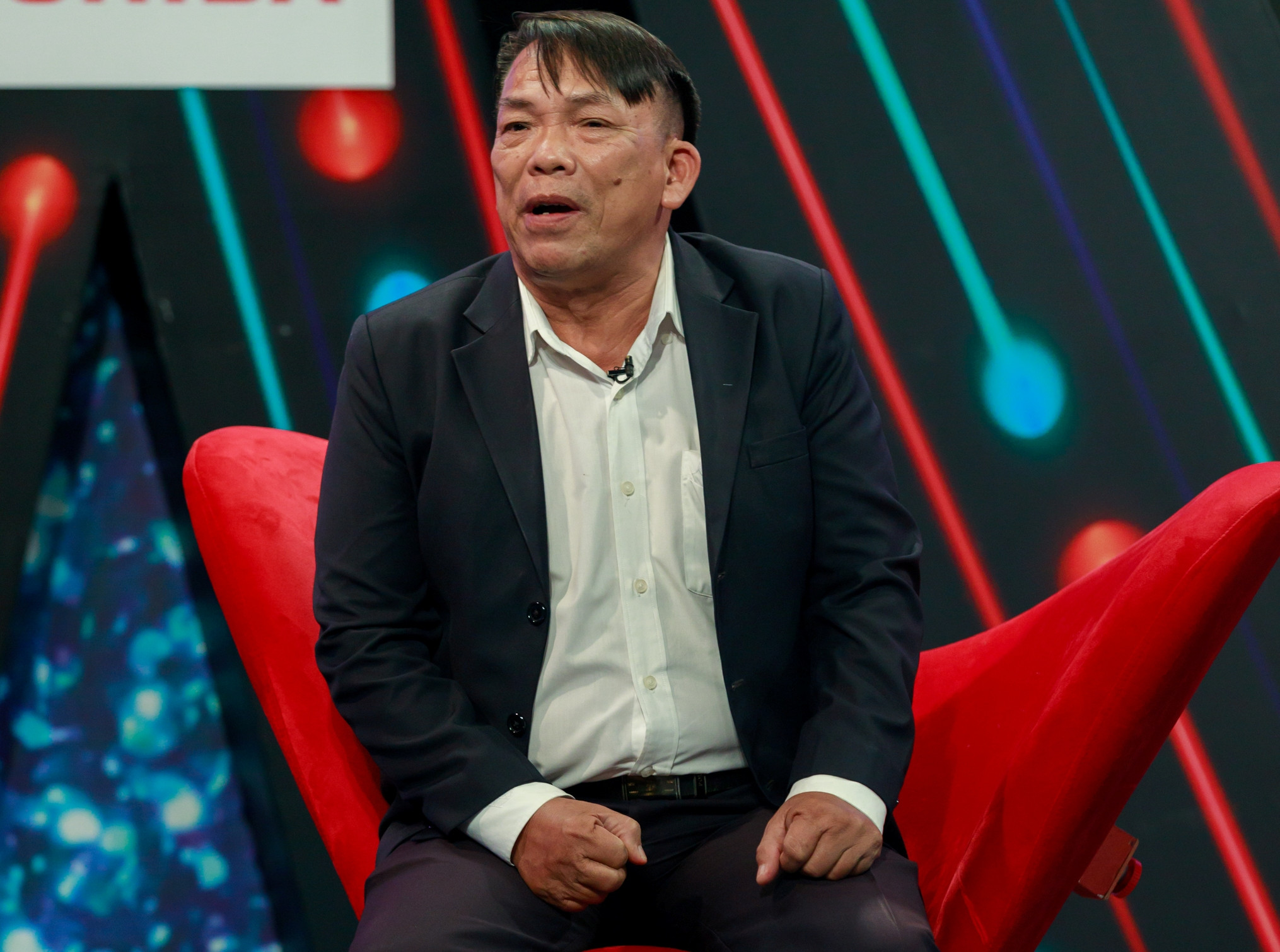 Cựu cán bộ U70 quyết tìm bạn đời để xoa dịu nỗi cô đơn ở tuổi xế chiều.