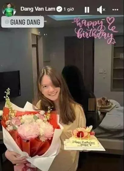 Đầu tháng 6 vừa qua, Thanh Giang đã về VIệt Nam cùng bố mẹ để thăm họ hàng. Tại đây, cô nàng được anh trai và chị dâu tương lai Yến Xuân tổ chức sinh nhật.