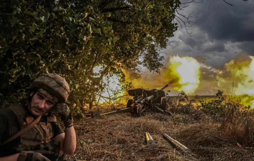 Bộ Tổng tham mưu Quân đội Ukraine đang tăng viện binh đến Fleda để ngăn chặn việc hàng phòng ngự sụp đổ. Quân đội Nga đã chiến đấu ở vùng ngoại ô phía bắc Pavlovka trong nỗ lực đánh bật hoàn toàn lực lượng Ukraine ra khỏi làng.