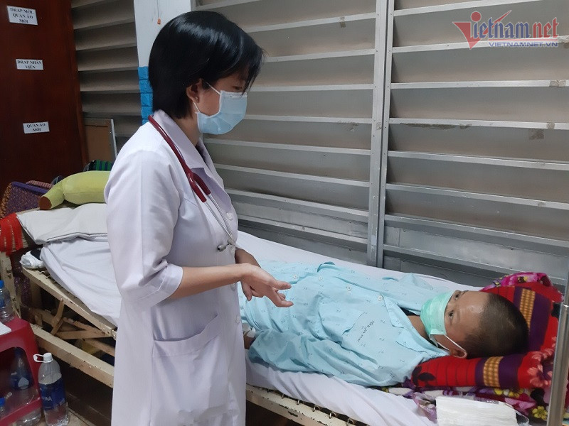 Chị Nguyễn Thị Mỹ Phương hồi phục dần tại Bệnh viện Bệnh nhiệt đới TP.HCM (Ảnh: Khánh Hòa).