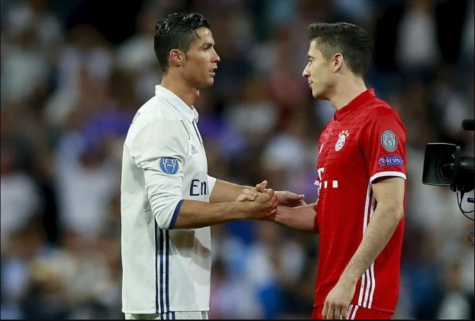 Ronaldo tái ngộ Lewandowski ở hoàn cảnh không ai mong muốn