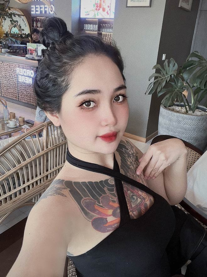 H'Linh đã dừng việc xăm hình lên cơ thể.